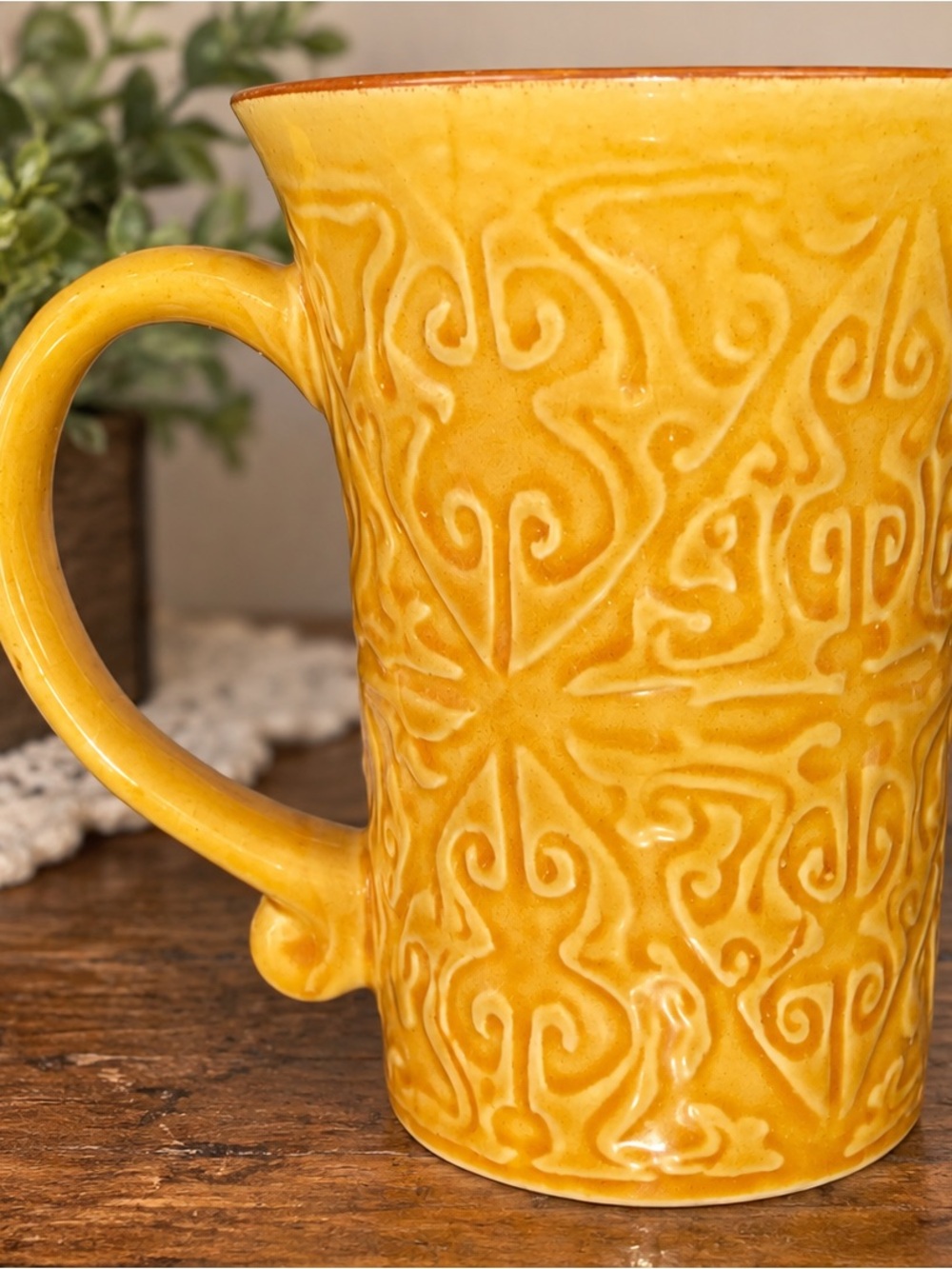 Gibson Everyday Yellow Embossed Mug Blue Interior Large Scroll Pattern 4.75”
